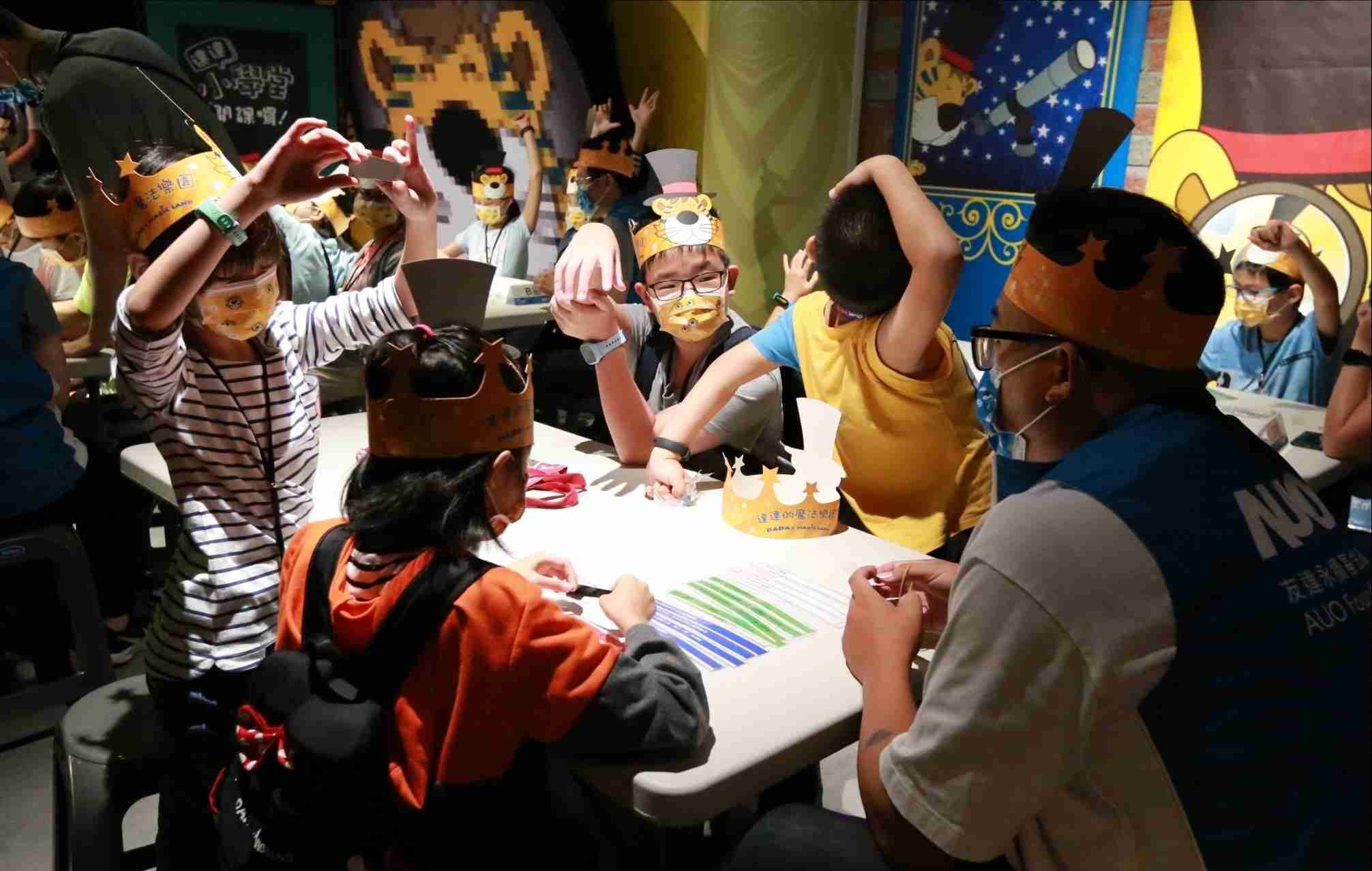 菠菜论坛以永续理念推动全人教育计划，，，，内外结盟储备科普教育人才，，，荣获亚太永续行动奖社会共融面的金奖肯定